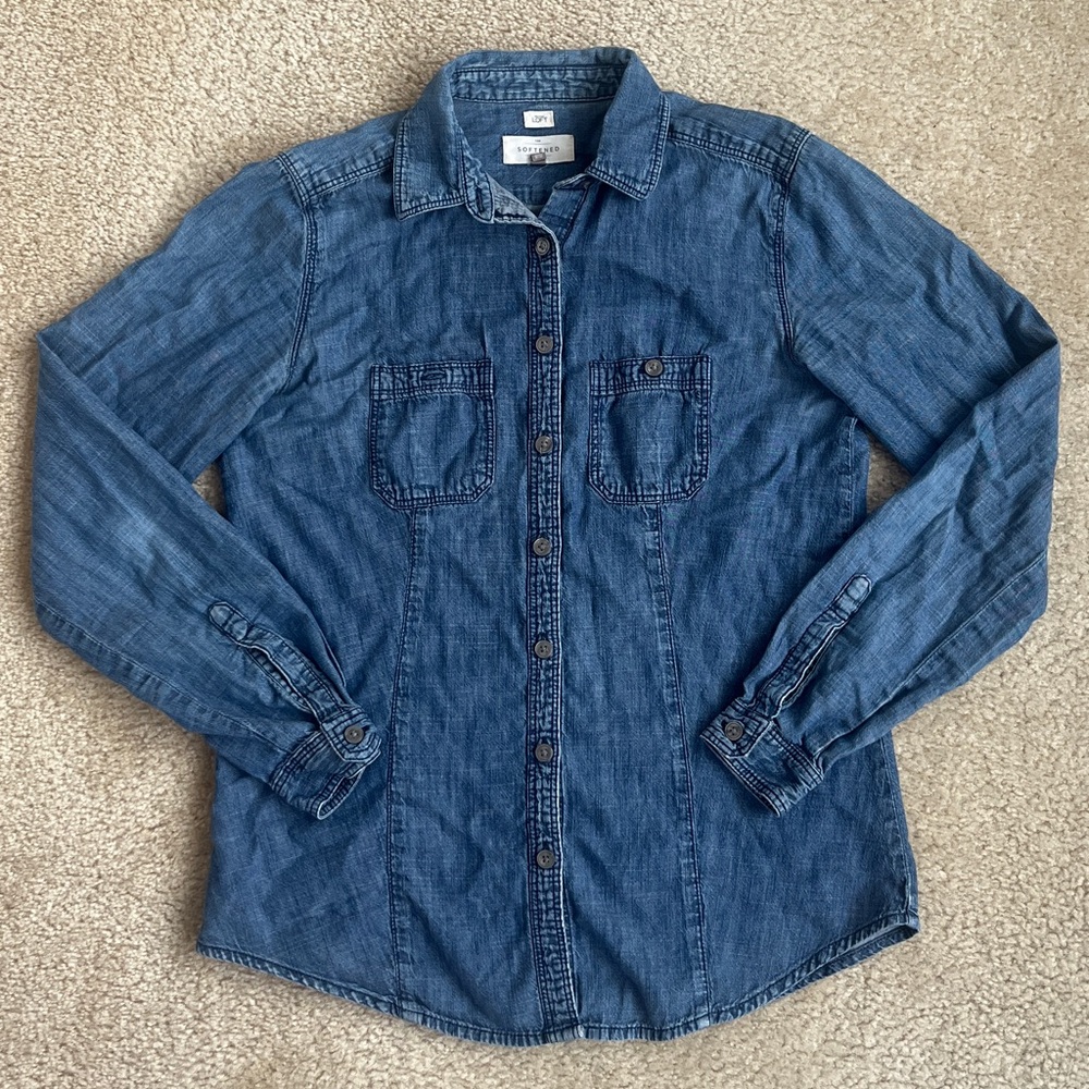 Loft The Softened Blue Chambray Button Up Shirt in Women's XS Extra Small Petite